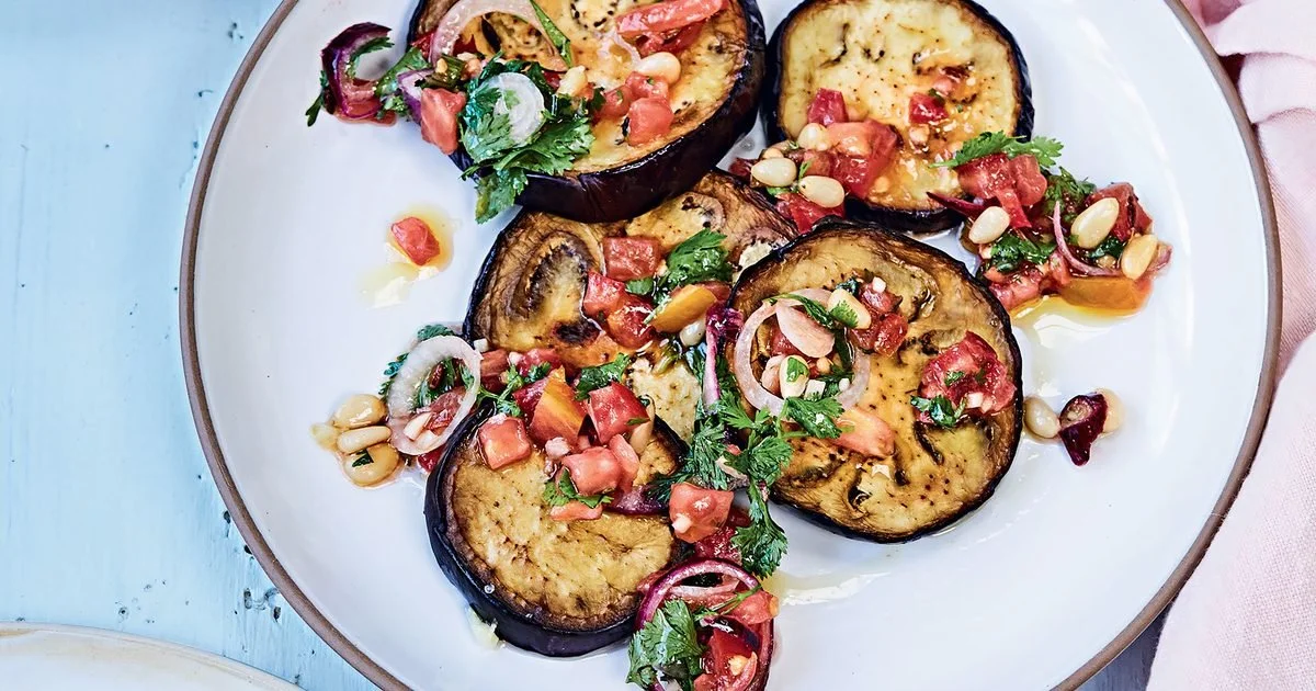 Aubergines grillées et salsa relevée