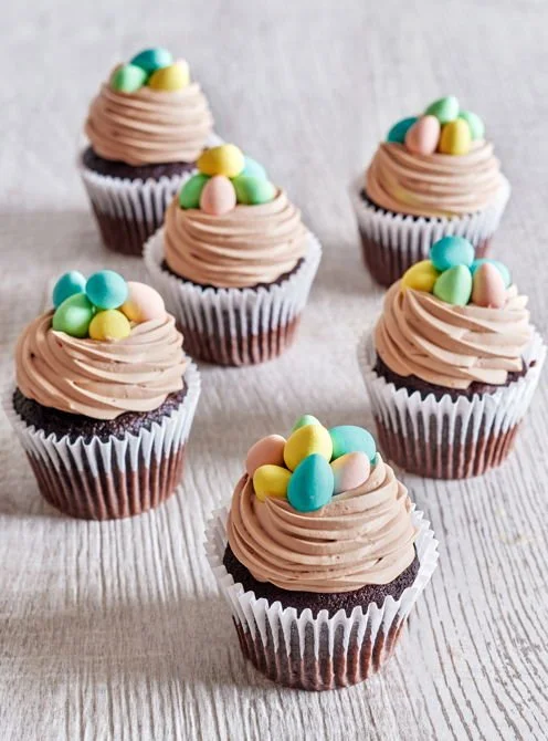 Cupcakes au chocolat et à la noix de coco de Pâques