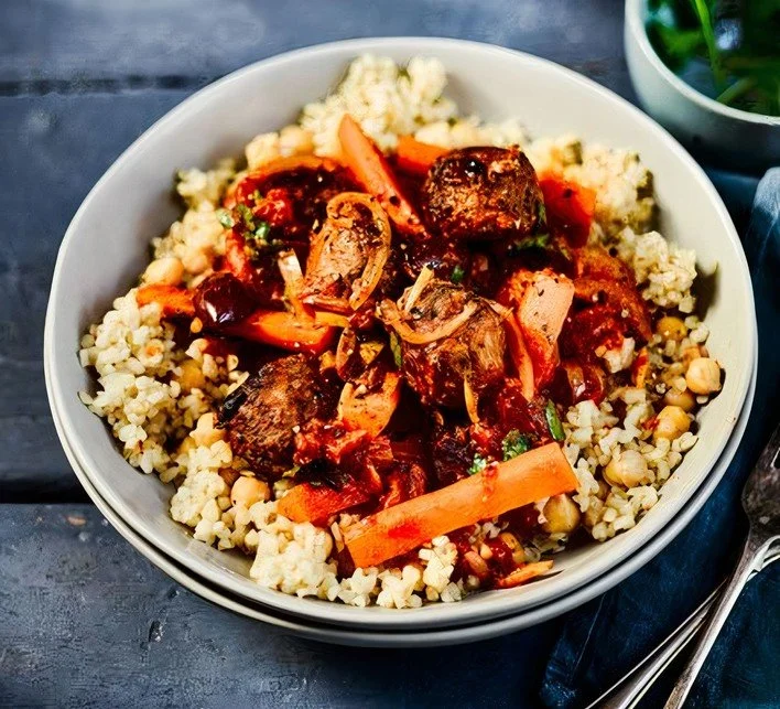 Recette Tajine de boulettes épicées, boulgour et pois chiches | Saveurs Magazine