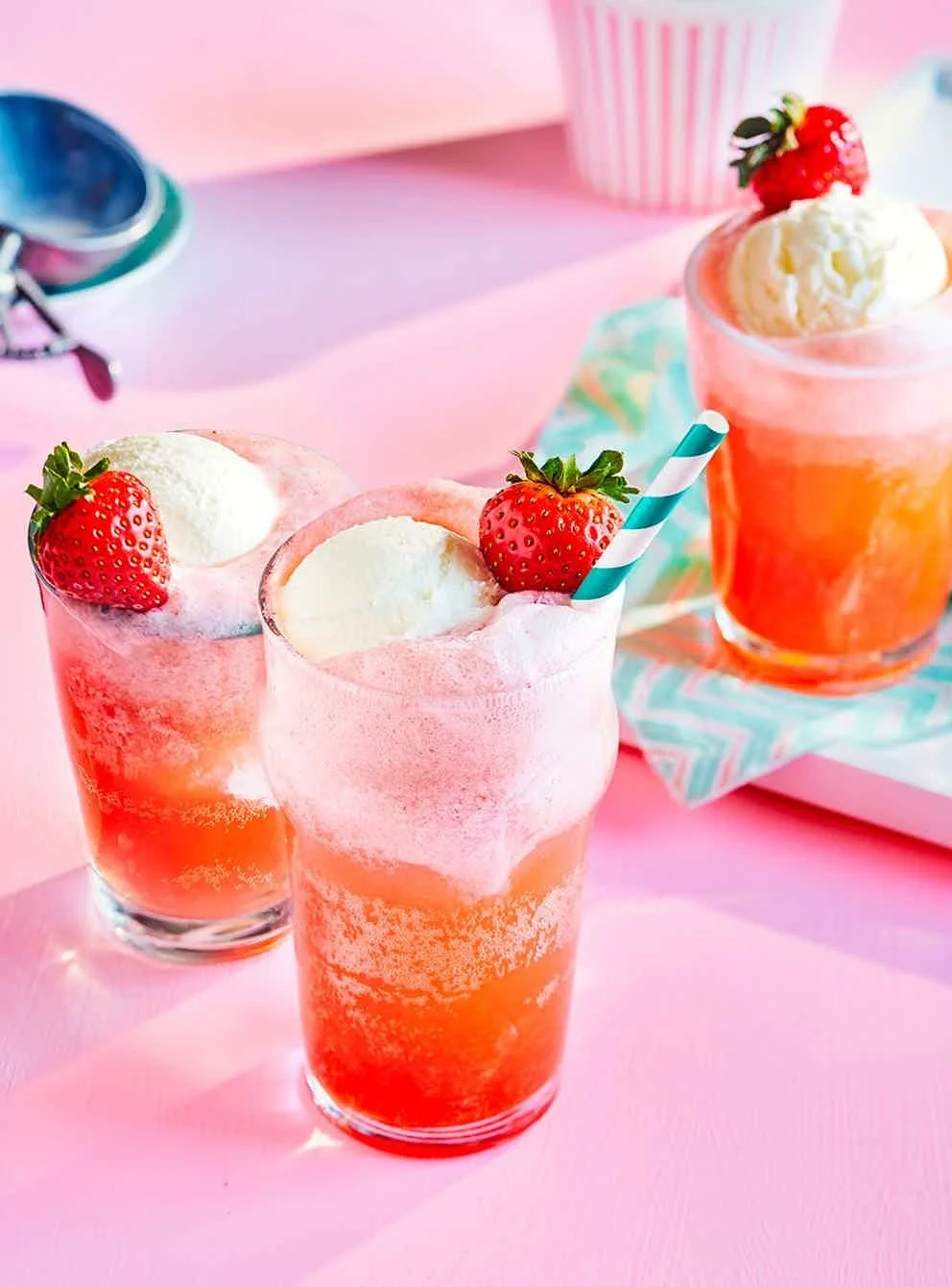 Sodas flottantes aux fraises faites maison