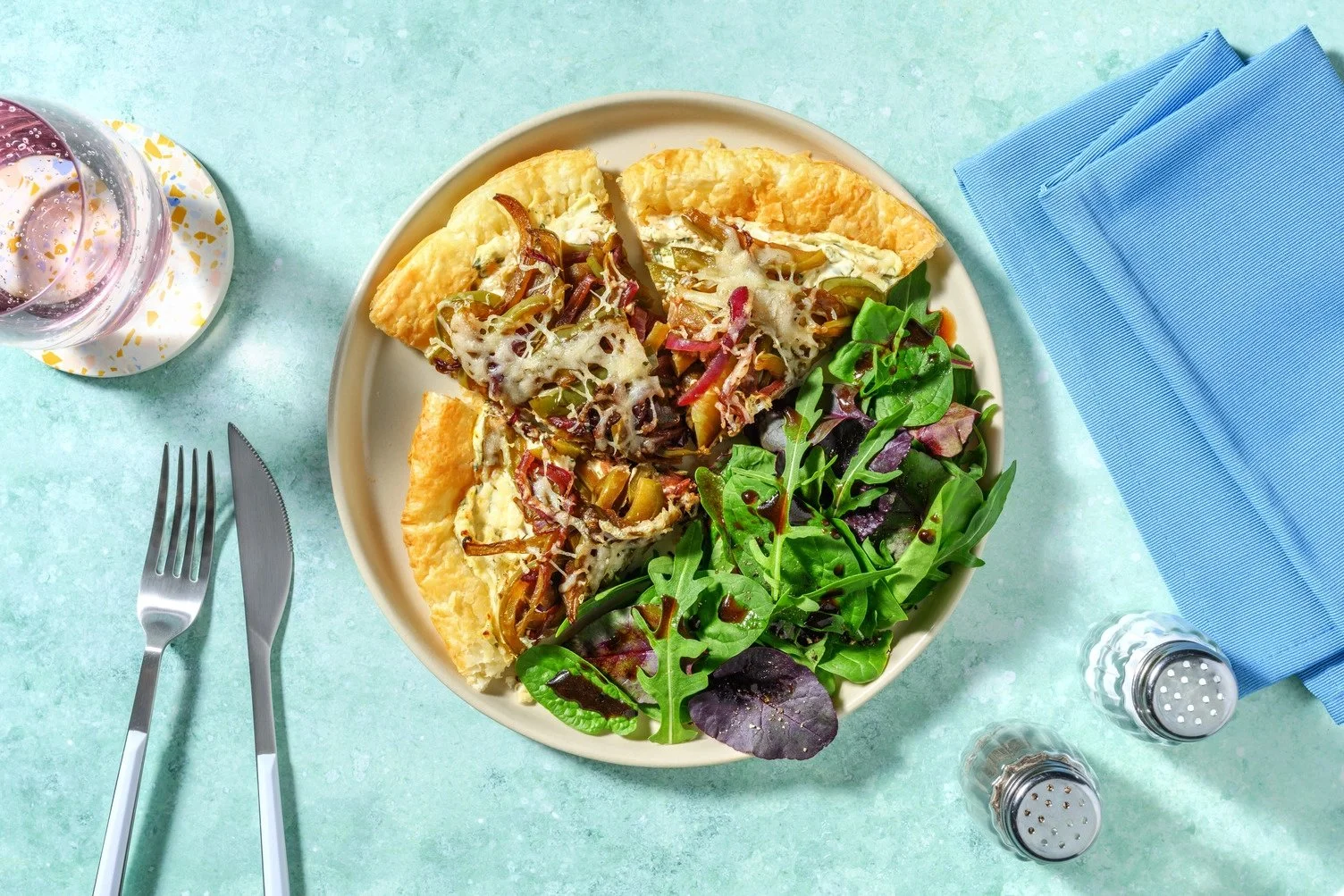 Tarte gratinée aux poivrons et oignons